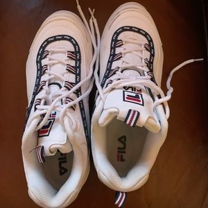womens white fila’s
